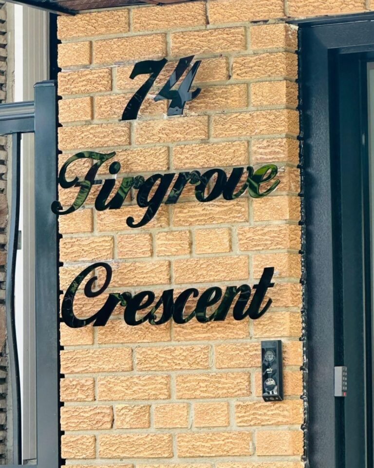 Instagram post from unique_signs_on