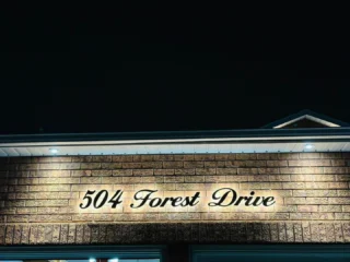 Instagram post from unique_signs_on. This post is in position 6.