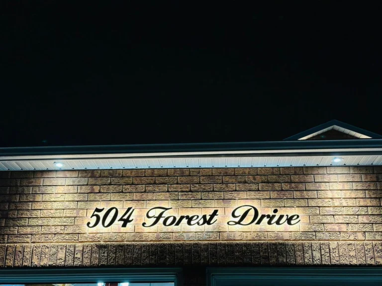 Instagram post from unique_signs_on. This post is in position 5.