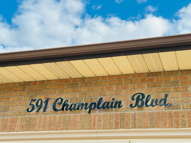 Instagram post from unique_signs_on. This post is in position 1.