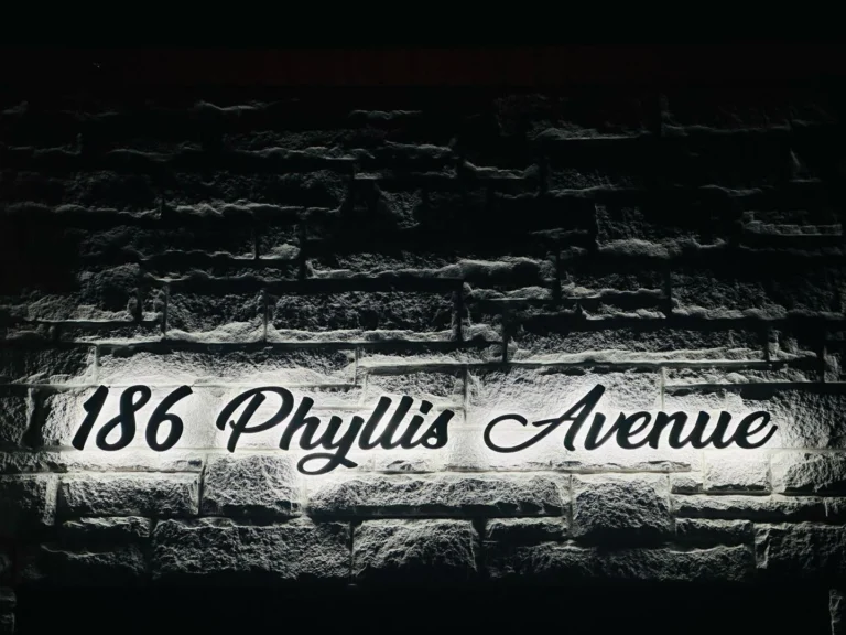 Instagram post from unique_signs_on. This post is in position 8.