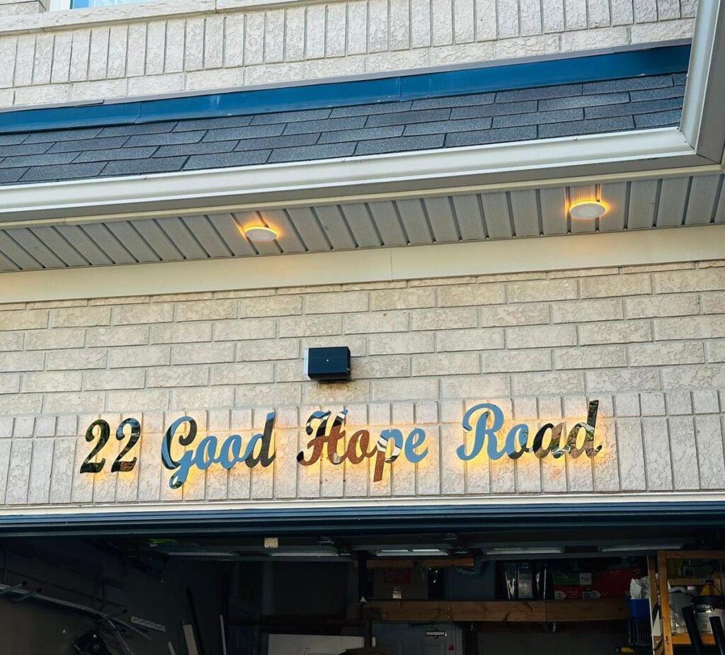 Instagram post from unique_signs_on. This post is in position 17.