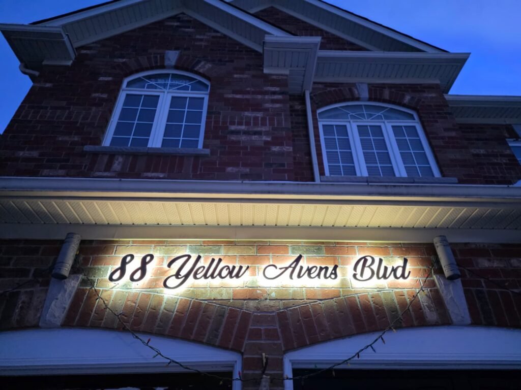 Instagram post from unique_signs_on. This post is in position 4.