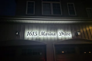 Instagram post from unique_signs_on. This post is in position 18.