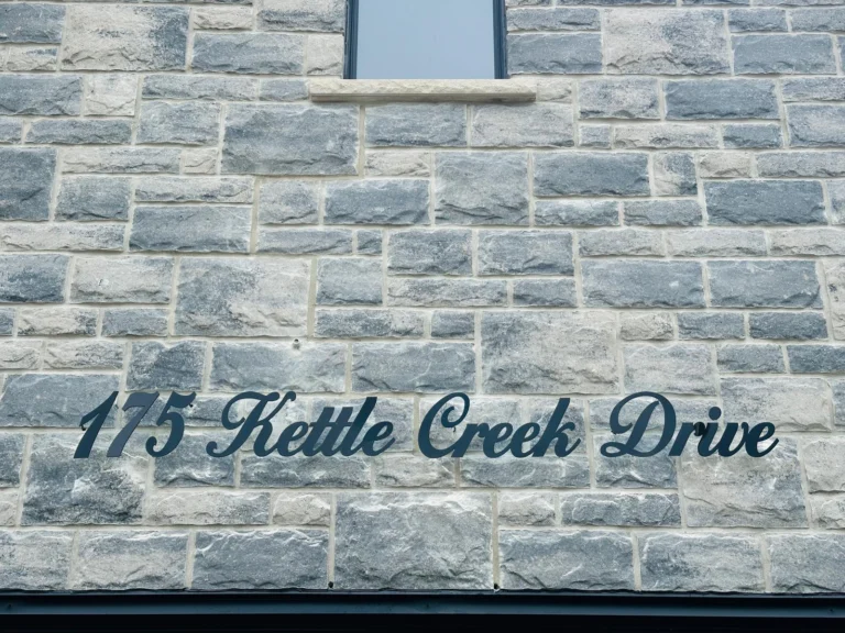 Instagram post from unique_signs_on. This post is in position 0.